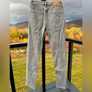 American Eagle Men’s grey denim jeans, 31x34, Slim Fit